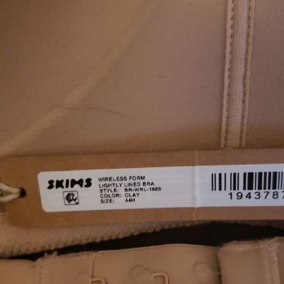 NWT SKIMS Wireless Form Bra, Clay- 44H - Picture 3 of 3